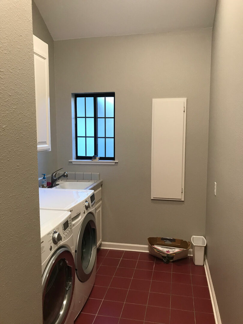 Laundry Room Before