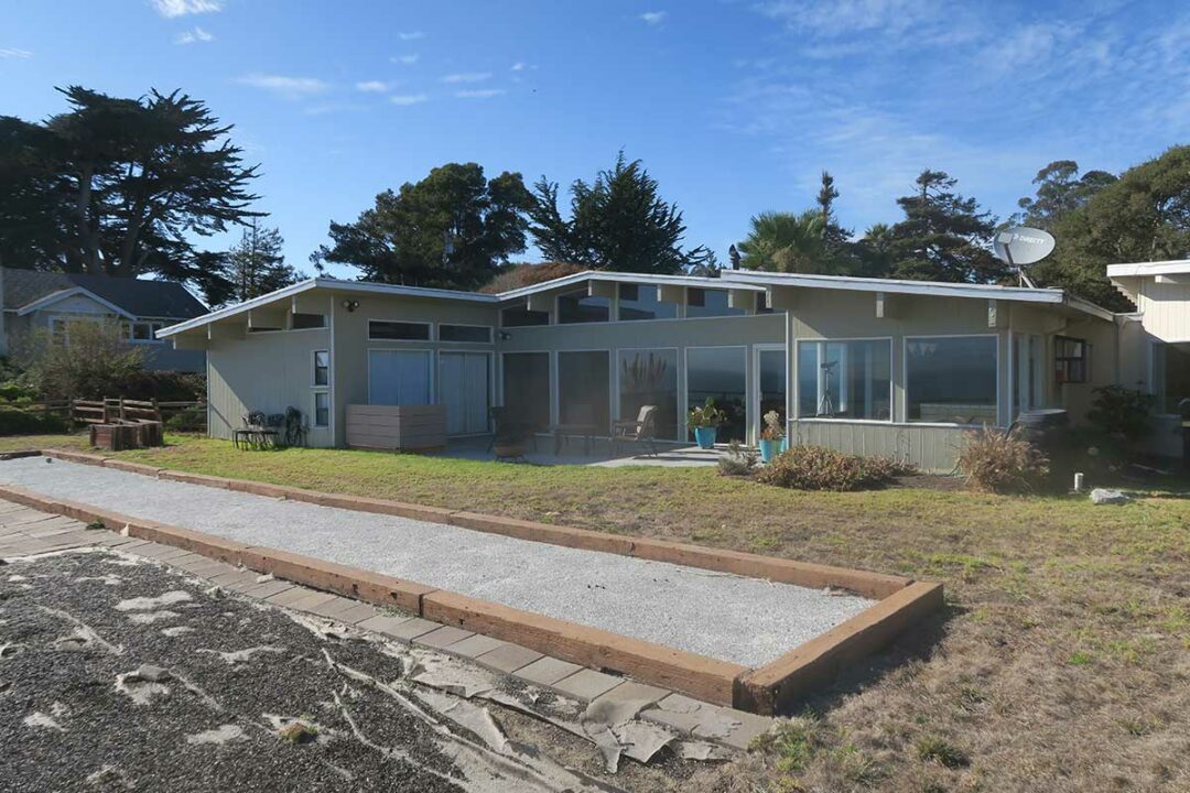 Capitola, CA Ocean Front Outdoor Living Space