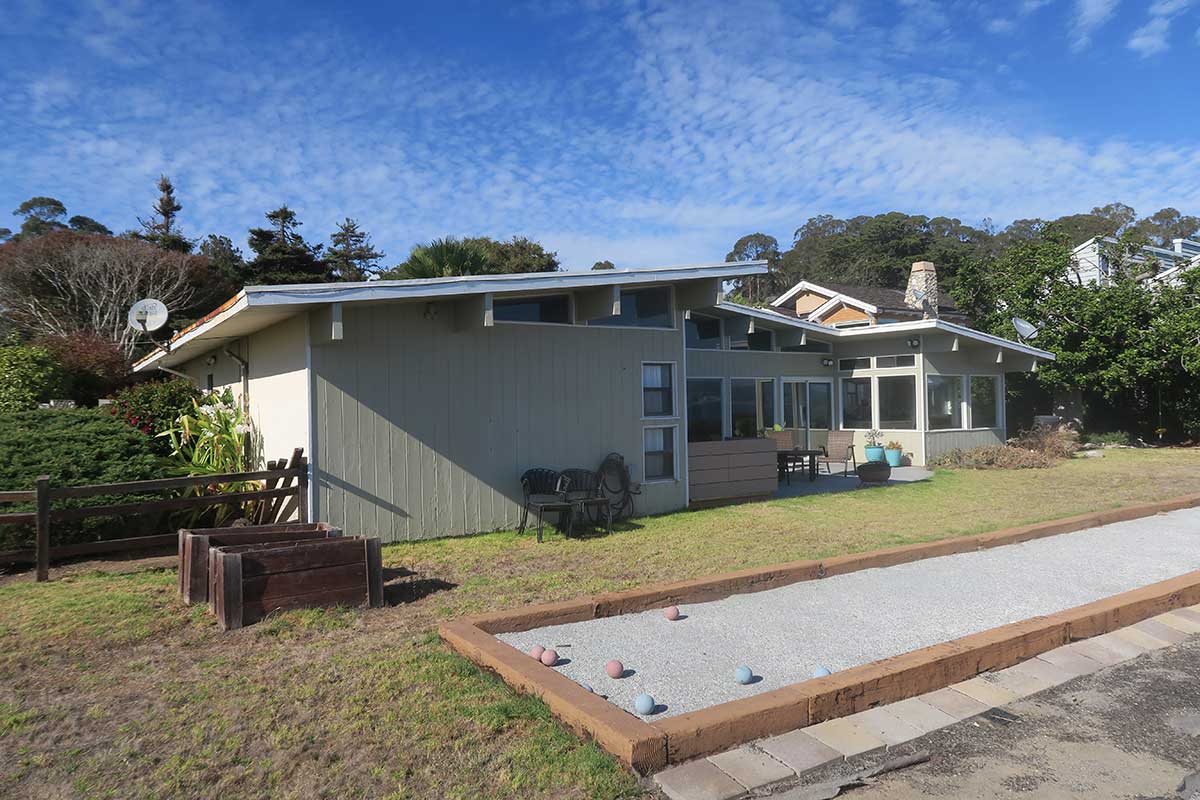 Capitola, CA Ocean Front Outdoor Living Space